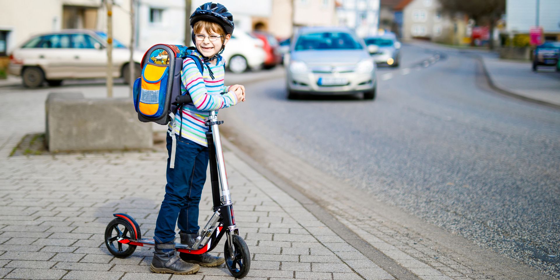 Kind auf dem Weg zur Schule
