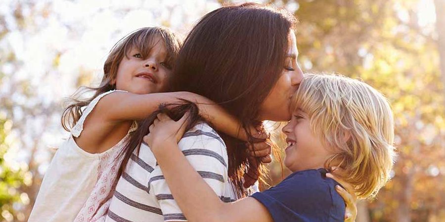 Kindesunterhalt Mutter mit zwei Kindern